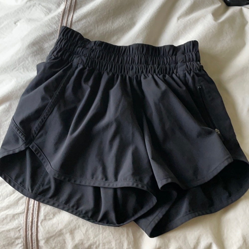 Lululemon black tracker shorts